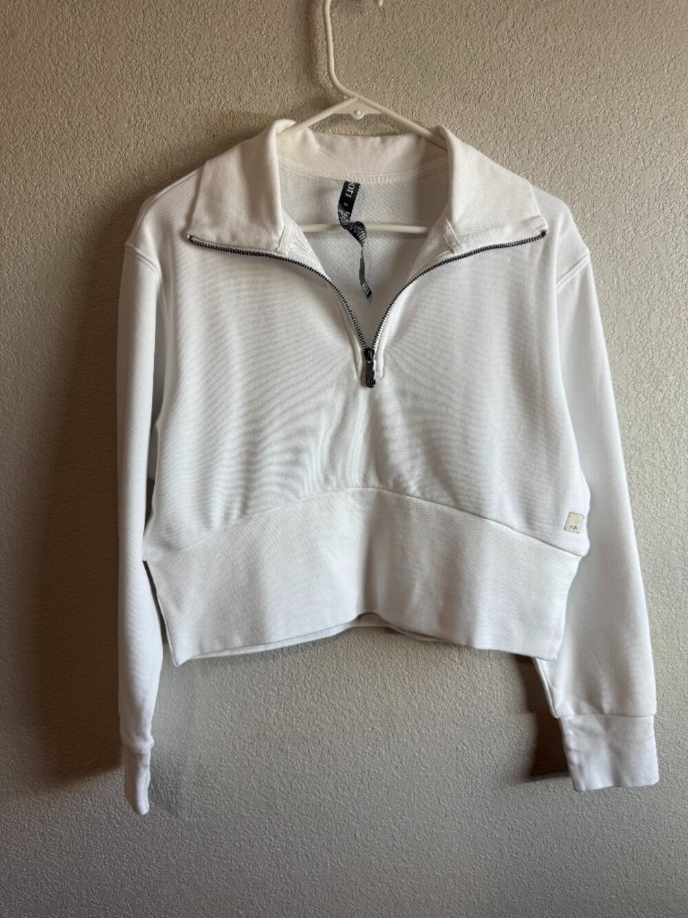 Women's XS Vuori White Half-Zip Cropped Pullover Sweatshirt